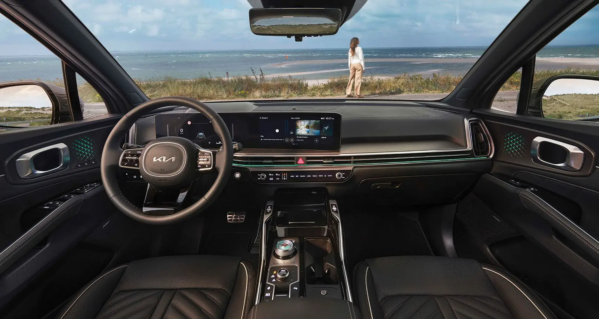 Instrumentpanel och panoramaskärmar i Kia Sorento, hos Bylunds Bil i Karlshamn